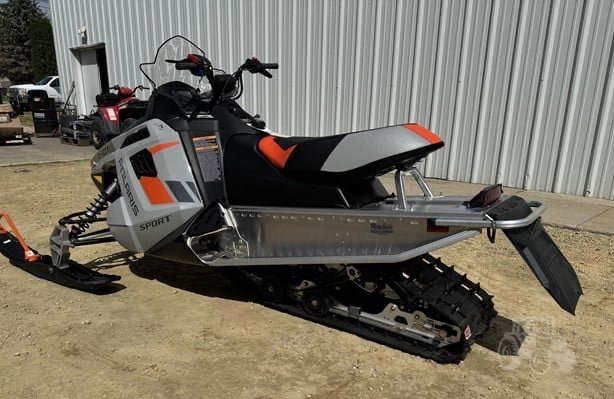 2025 POLARIS 550 INDY SPORT SNOWMOBILES - Image 5