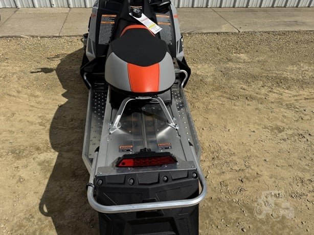 2025 POLARIS 550 INDY SPORT SNOWMOBILES - Image 4